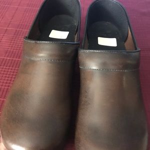 Dansko Men’s Leather Shoe